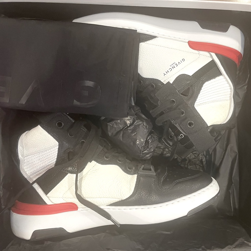 Men’s Givenchy Sneakers High Top Size 8